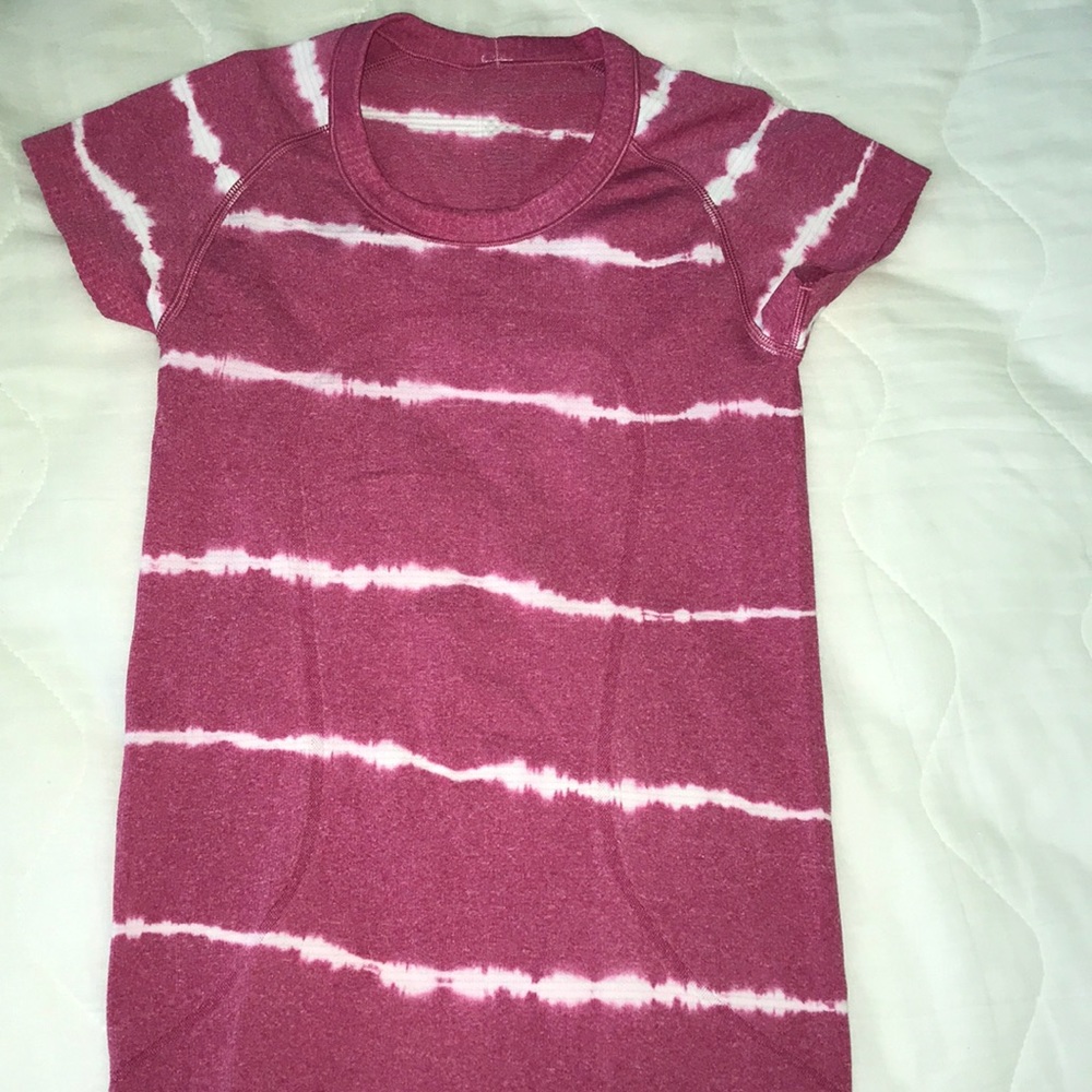 Lululemon t shirt